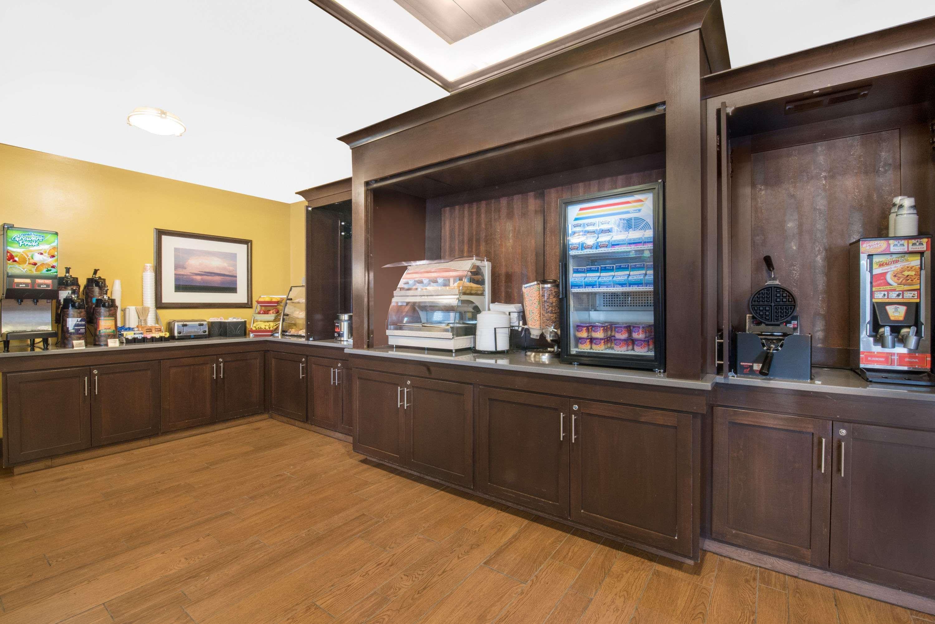 Hawthorn Extended Stay By Wyndham Дикинсон Экстерьер фото